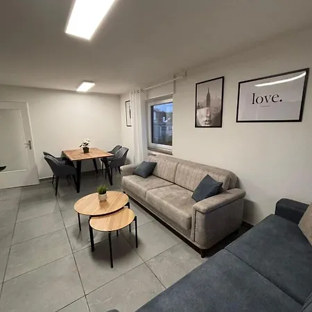 Nisay - * Schorndorf (Baden-Wurttemberg)