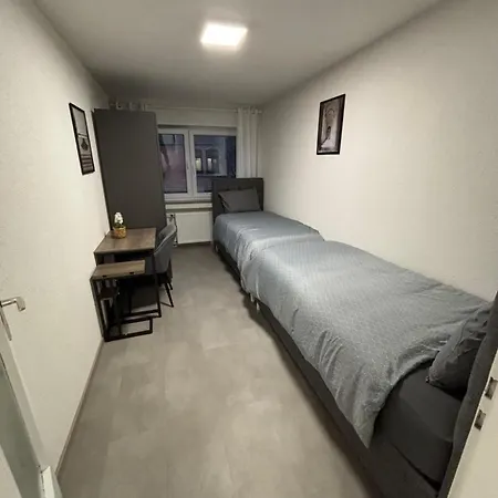 Nisay - * Schorndorf (Baden-Wurttemberg)